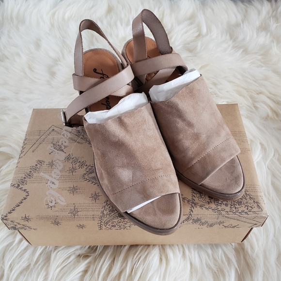 NWOB Free People See Ya There Suede Heeled Sandal Taupe Size 36EU / 6US - Picture 9 of 14